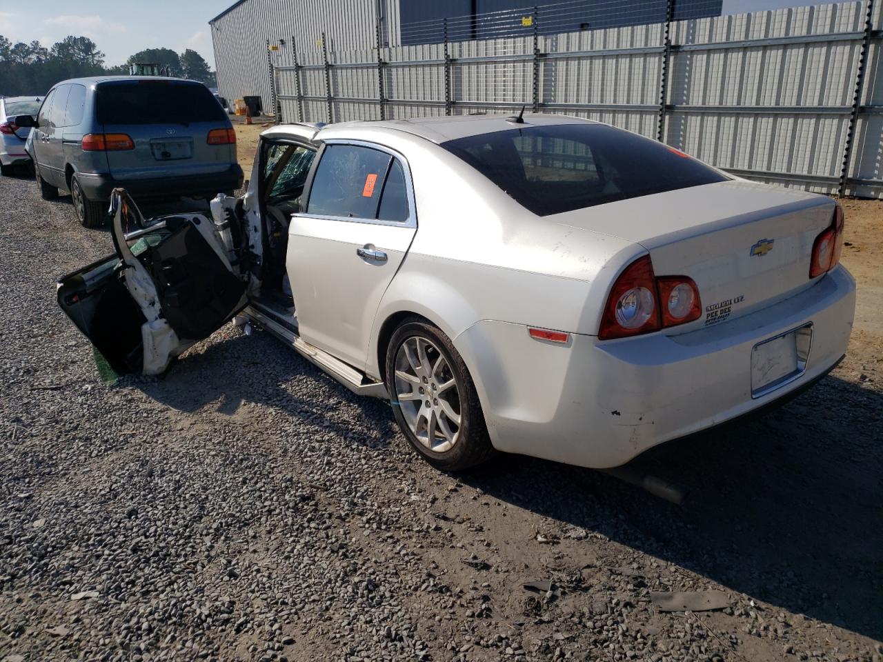 Photo 3 from auction – 2011 CHEVROLET MALIBU LTZ with VIN 1G1ZE5E10BF325571