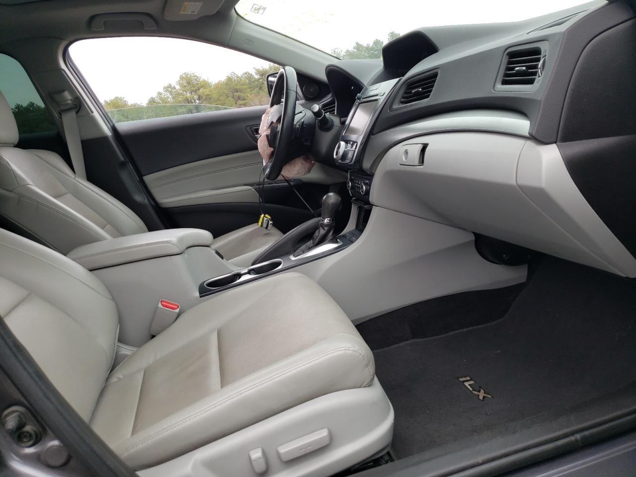 Photo 5 from auction – 2017 ACURA ILX PREMIU with VIN 19UDE2F7XHA016832