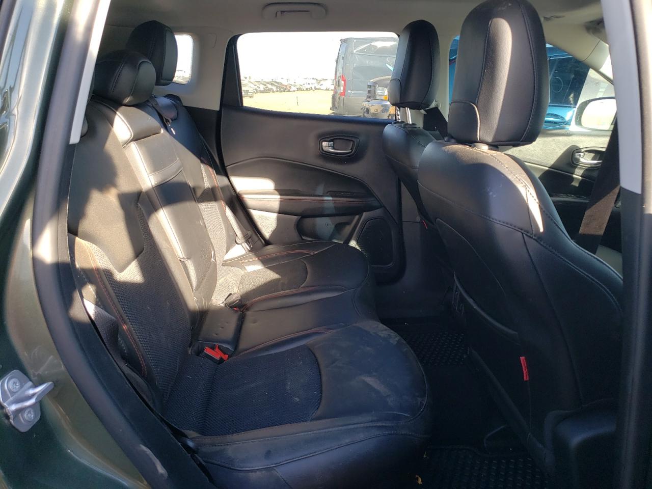 Photo 6 from auction – 2019 JEEP COMPASS TR with VIN 3C4NJDDB1KT683869