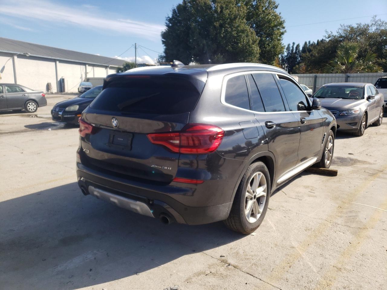 Photo 4 from auction – 2020 BMW X3 XDRIVE3 with VIN 5UXTY5C03LLT37018