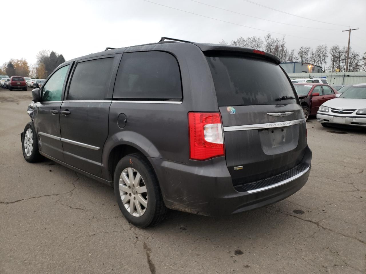 Photo 3 from auction – 2016 CHRYSLER TOWN & COU with VIN 2C4RC1BG4GR110659
