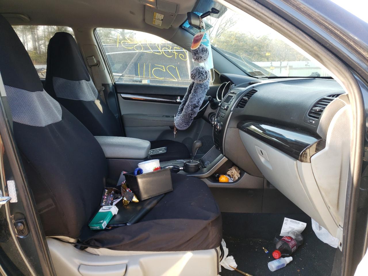 Photo 5 from auction – 2011 KIA SORENTO BA with VIN 5XYKTCA15BG073435