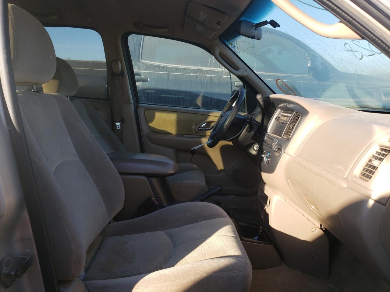 Photo 5 from auction – 2002 MAZDA TRIBUTE LX with VIN 4F2YU09132KM11628