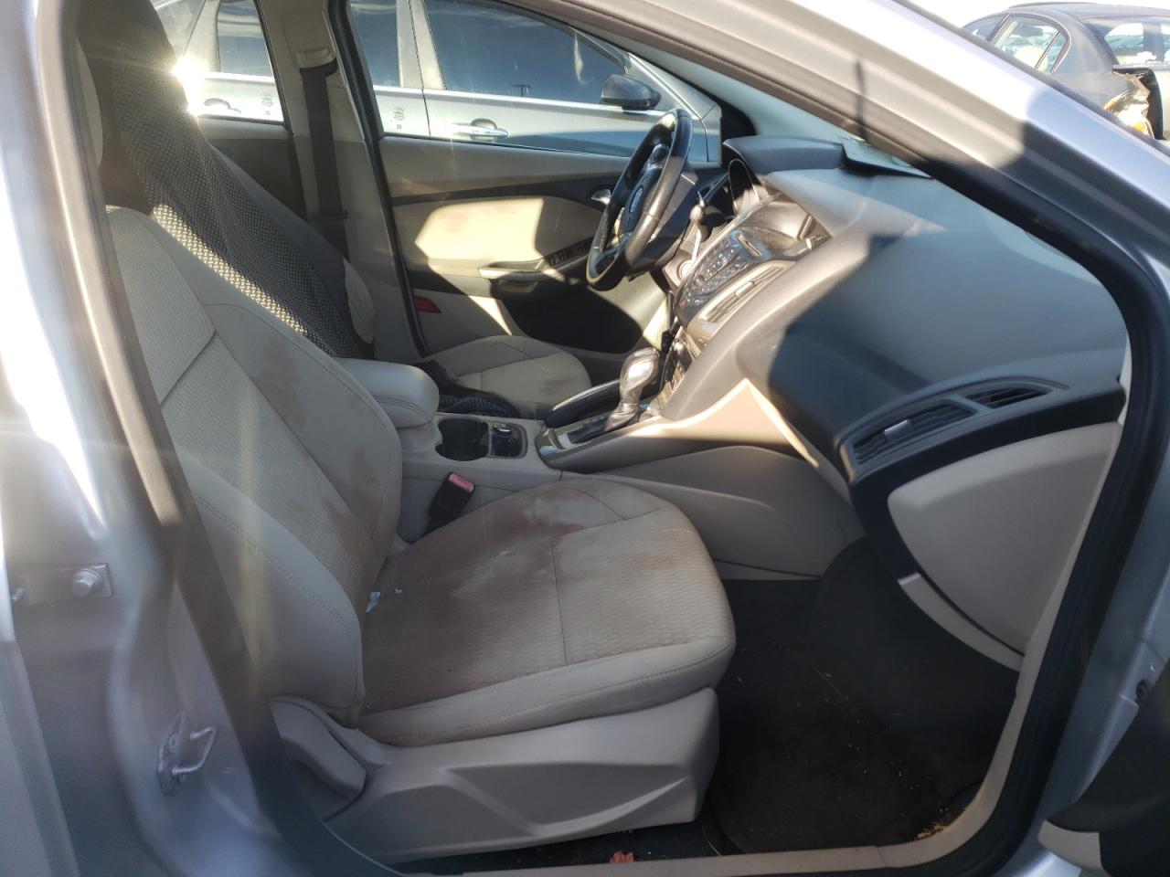 Photo 5 from auction – 2012 FORD FOCUS SEL with VIN 1FAHP3H23CL201065