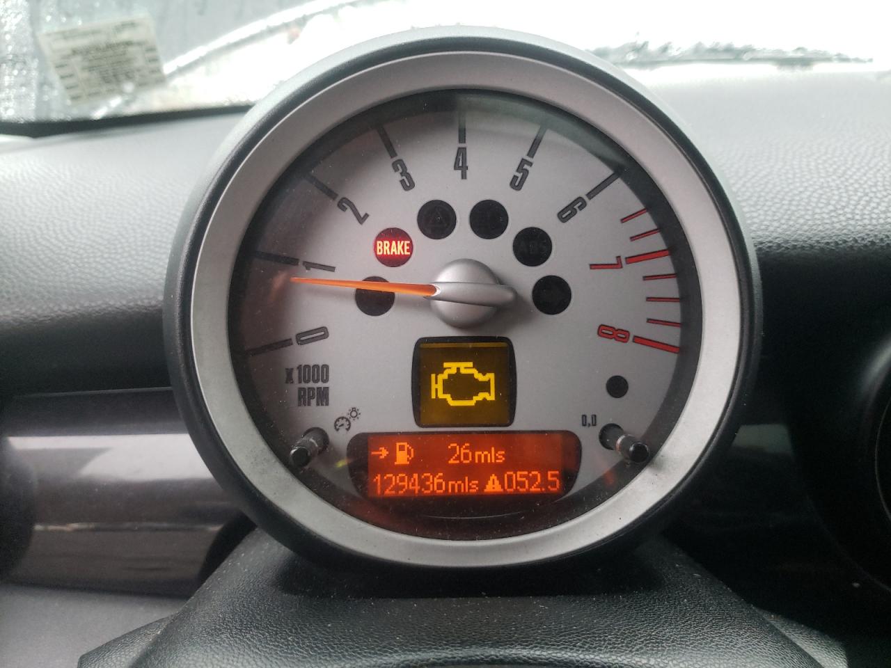Photo 8 from auction – 2009 MINI COOPER CLU with VIN WMWML33549TX50477