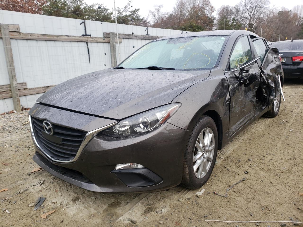 Photo 2 from auction – 2014 MAZDA 3 TOURING with VIN JM1BM1V76E1105376