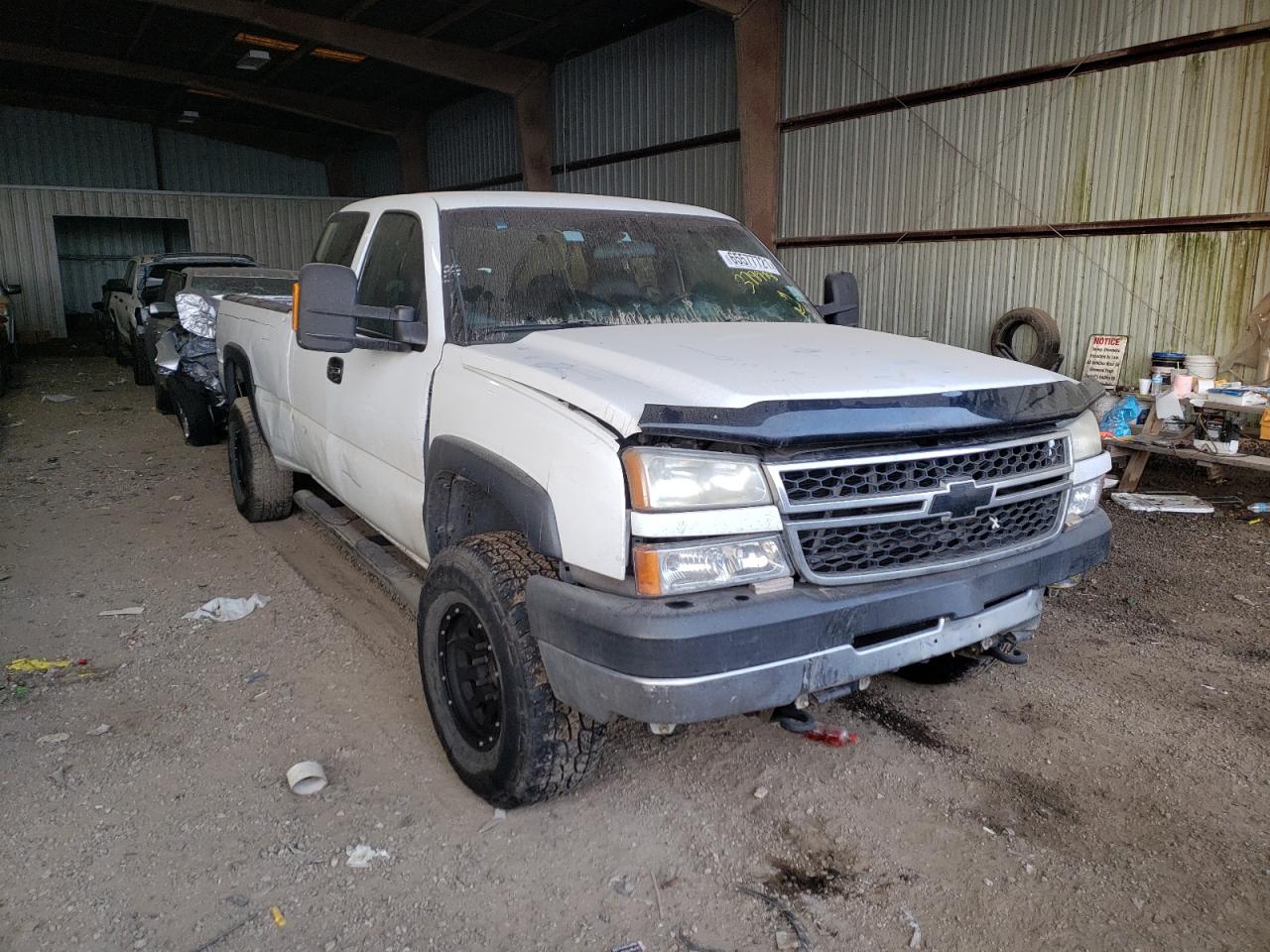 CHEVROLET SILVERADO 2007 with VIN 1GCHC29U87E187447 - Photo from auction