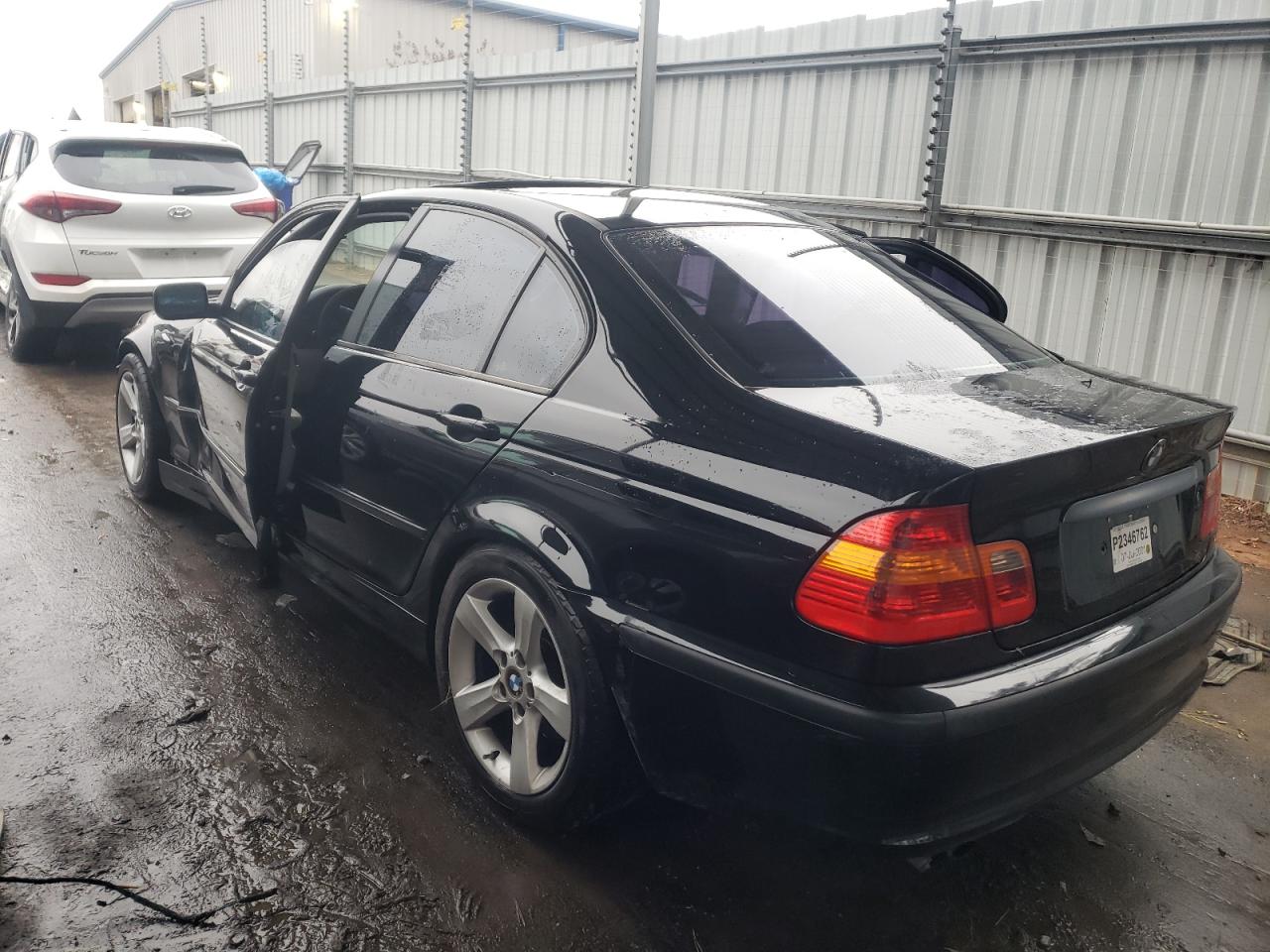 Foto 3 de la subasta – 2005 BMW 325 I con VIN WBAEV33465KW17662