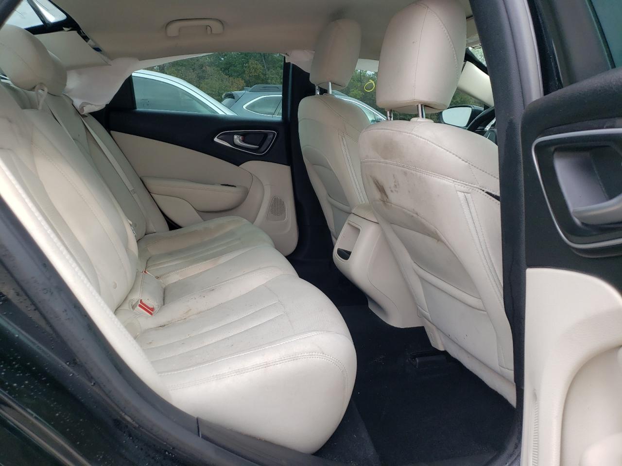 Photo 6 from auction – 2016 CHRYSLER 200 LIMITE with VIN 1C3CCCAB7GN129022