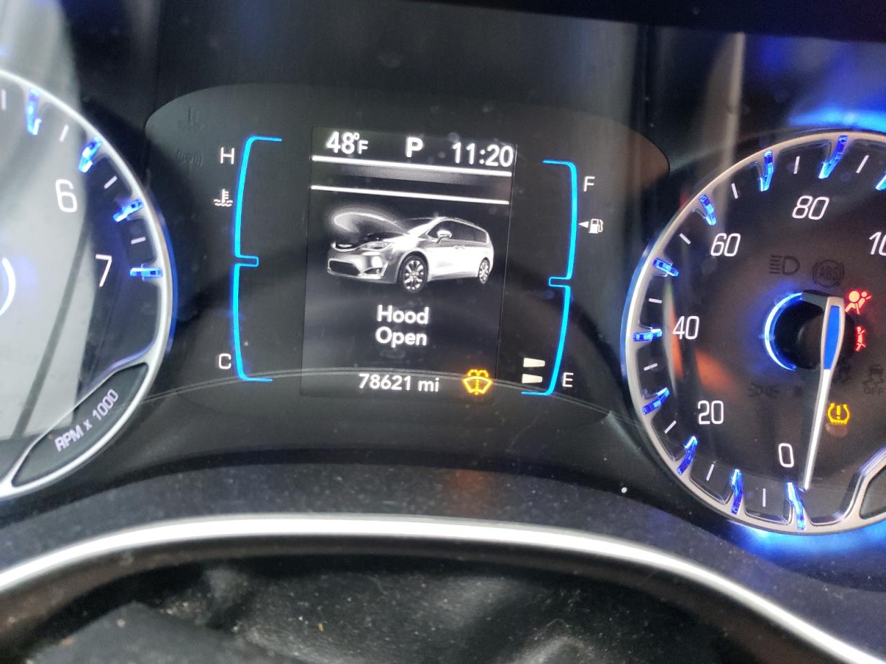 Photo 8 from auction – 2018 CHRYSLER PACIFICA T with VIN 2C4RC1BG1JR110755