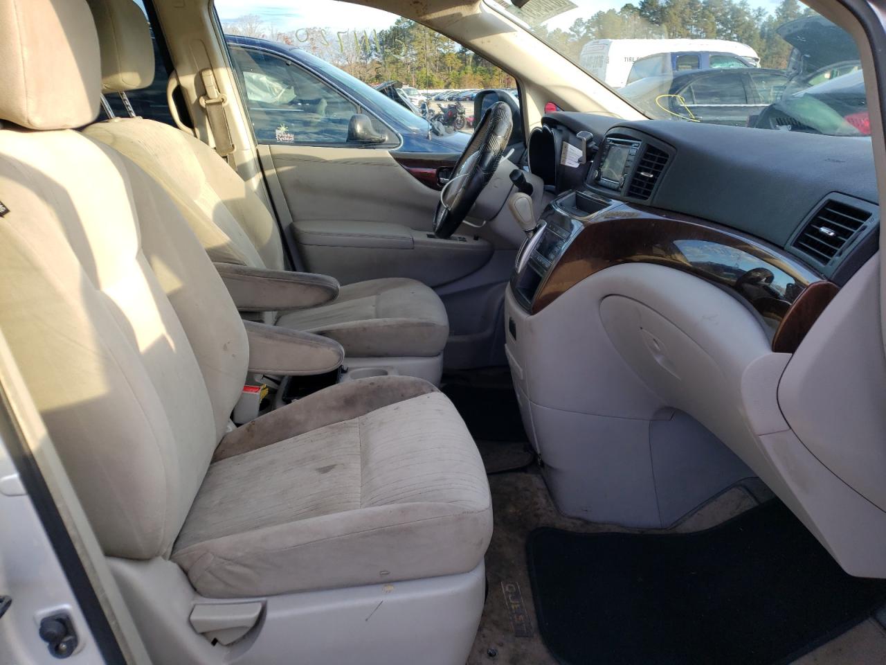 Photo 5 from auction – 2015 NISSAN QUEST S with VIN JN8AE2KP6F9121829
