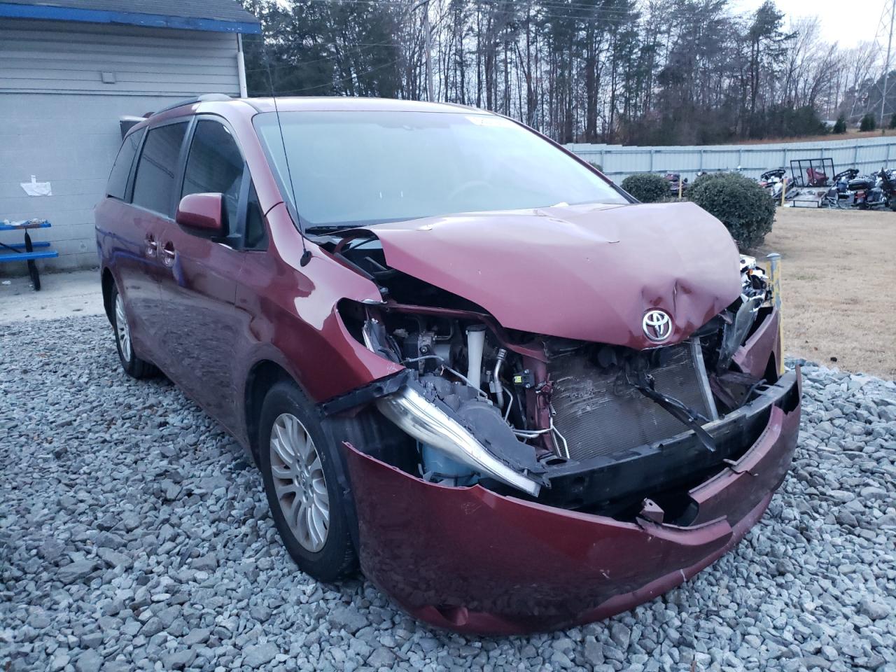 TOYOTA SIENNA XLE 2013 with VIN 5TDYK3DC4DS387478 - Photo from auction