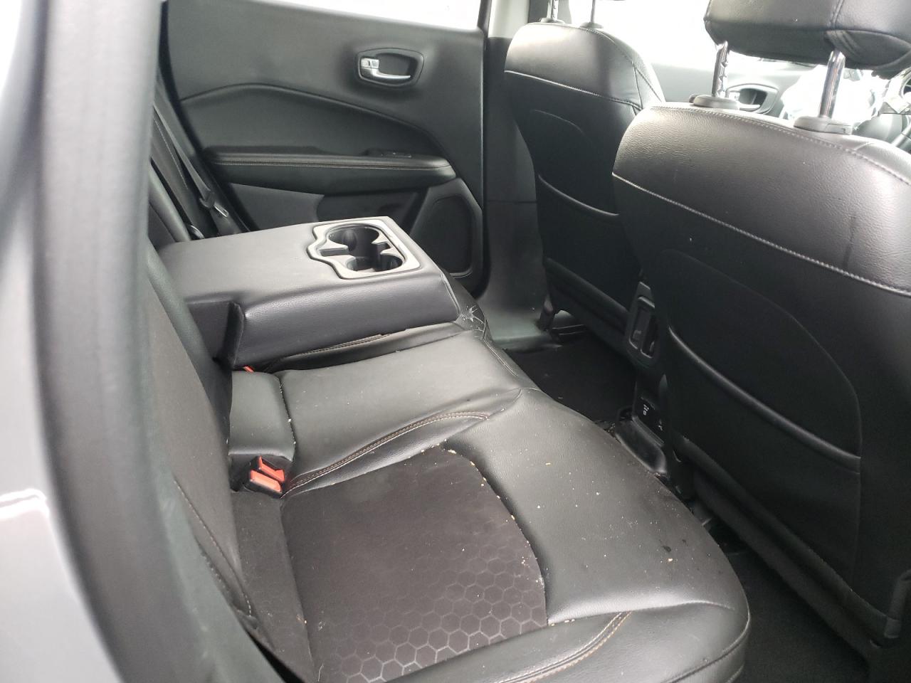 Photo 6 from auction – 2018 JEEP COMPASS LA with VIN 3C4NJCBB3JT193901