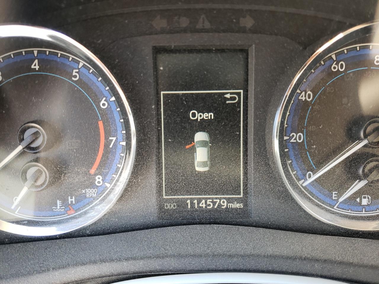 Photo 8 from auction – 2017 TOYOTA COROLLA L with VIN 5YFBURHE2HP674976