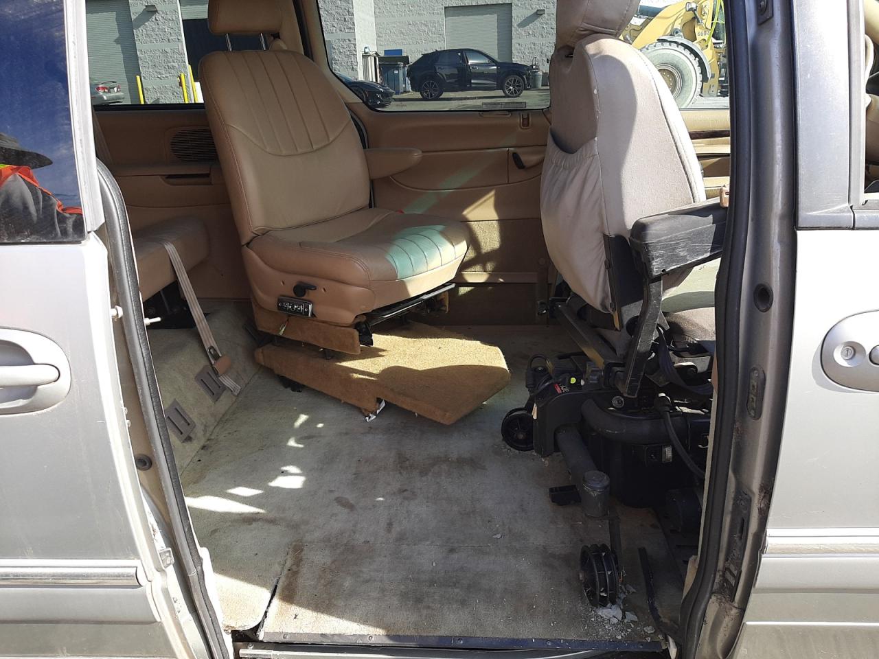 Photo 6 from auction – 1997 CHRYSLER TOWN & COU with VIN 1C4GP54L0VB283510