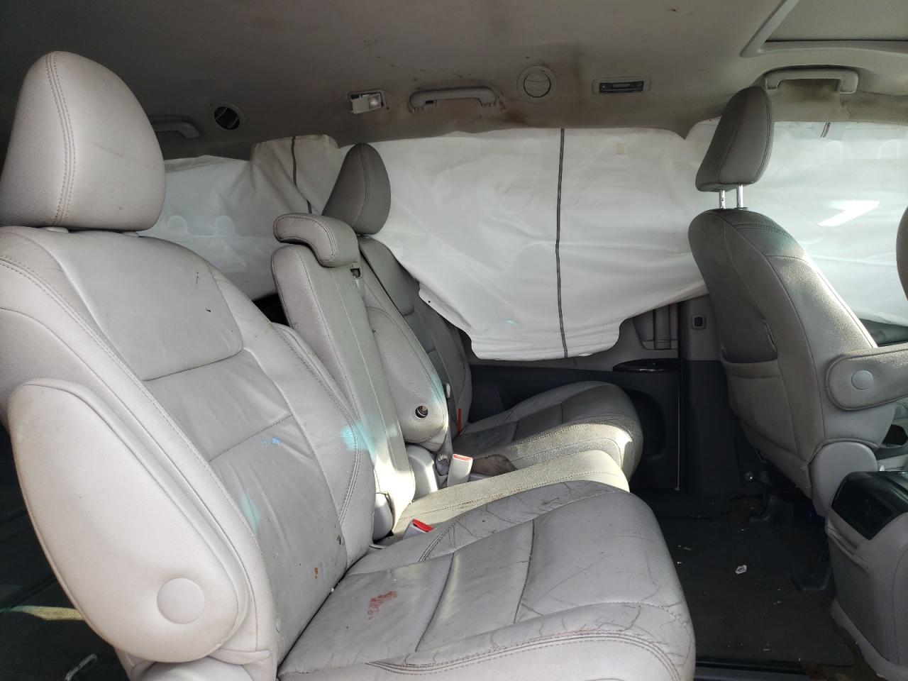 Photo 6 from auction – 2015 TOYOTA SIENNA XLE with VIN 5TDYK3DC5FS630184