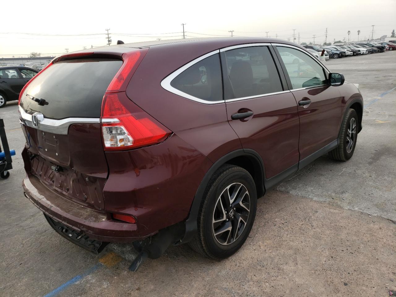 Photo 4 from auction – 2016 HONDA CR-V SE with VIN 2HKRM3H43GH541593