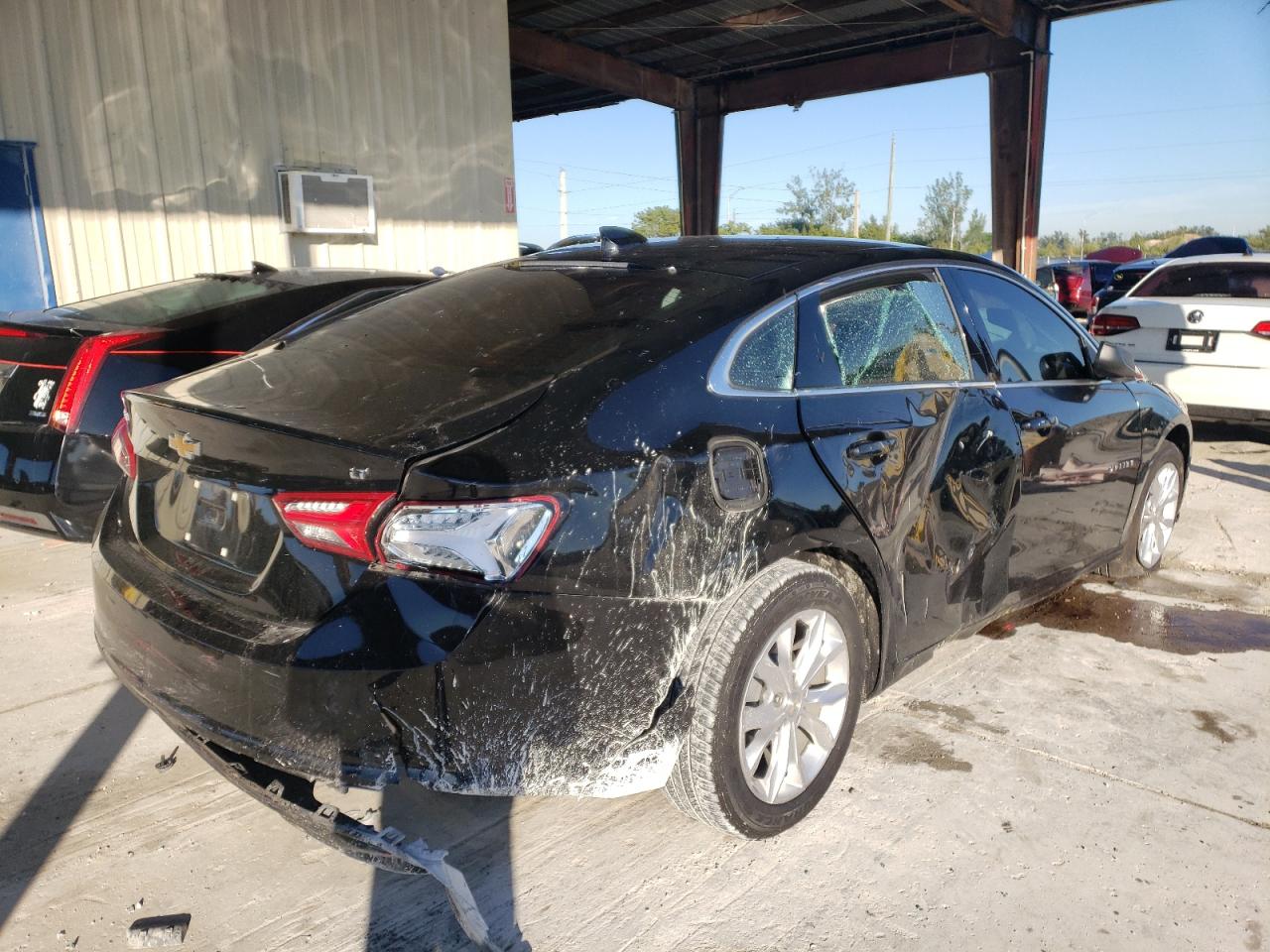 Photo 4 from auction – 2020 CHEVROLET MALIBU LT with VIN 1G1ZD5ST6LF072914
