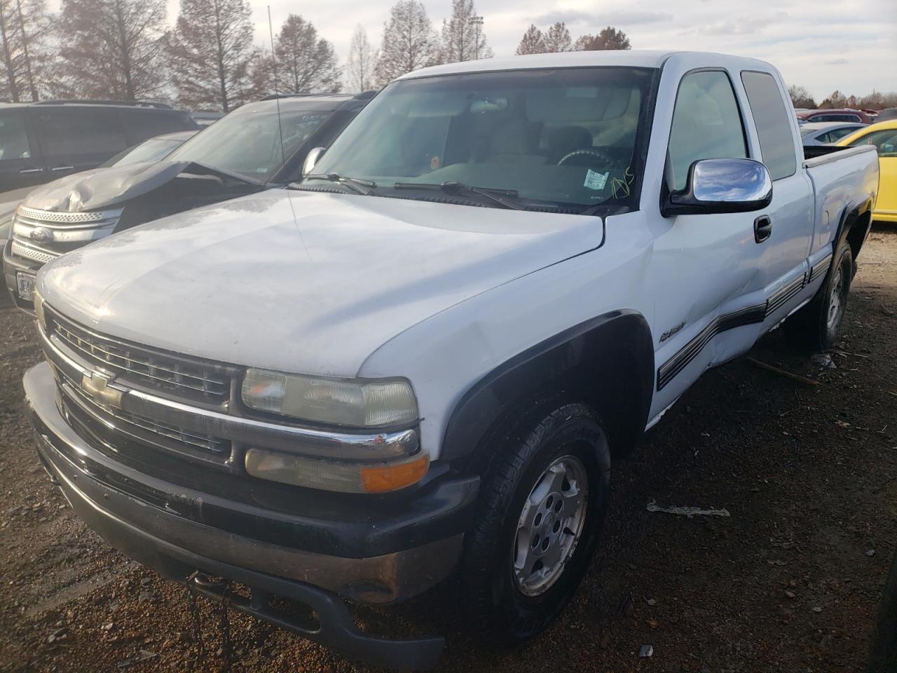 Photo 2 from auction – 2000 CHEVROLET SILVERADO with VIN 1GCEK19T7YE330591