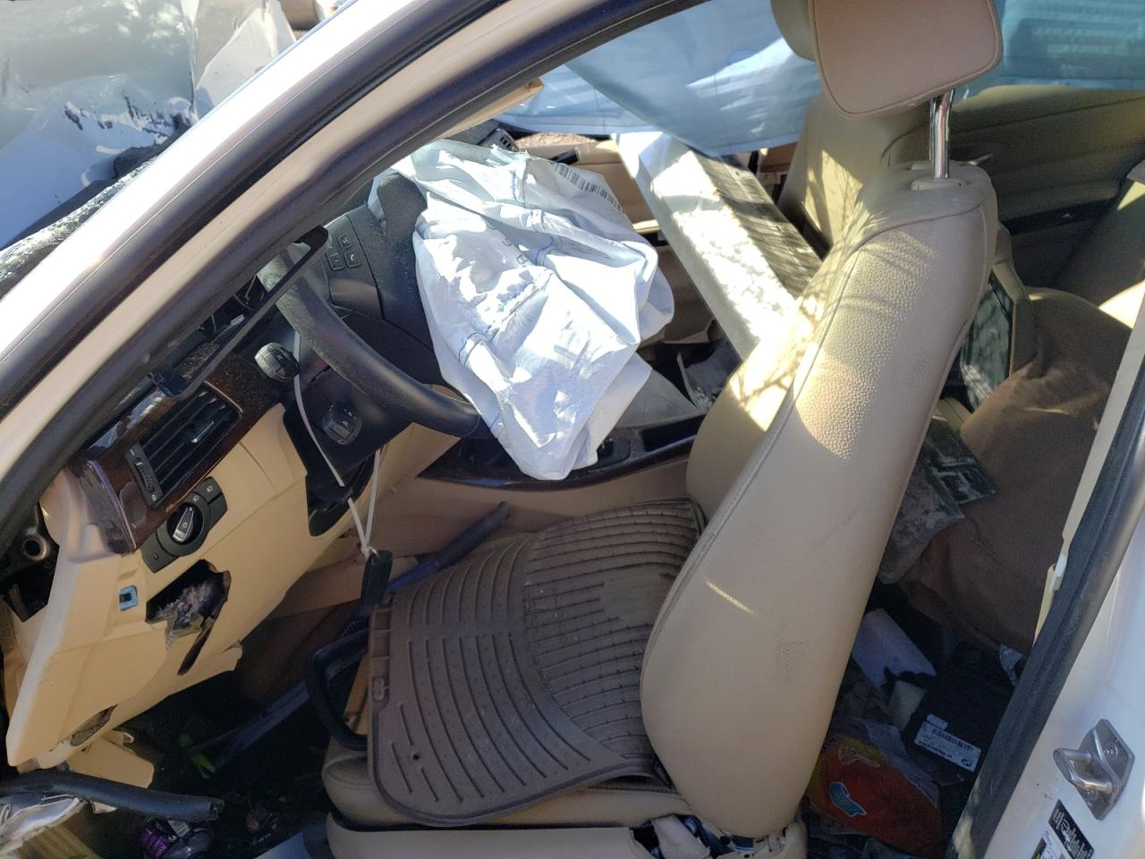 Photo 5 from auction – 2011 BMW 328 I with VIN WBAPH7C59BE680748