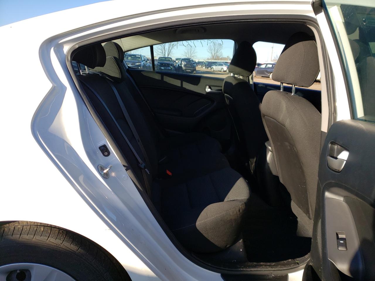 Photo 6 from auction – 2017 KIA FORTE LX with VIN 3KPFK4A72HE064048