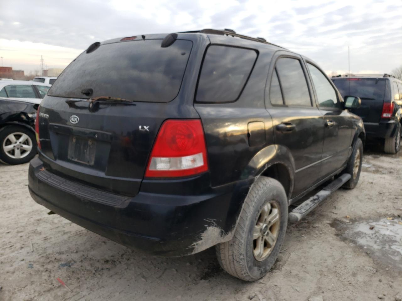 Photo 4 from auction – 2004 KIA SORENTO with VIN KNDJD733245254731