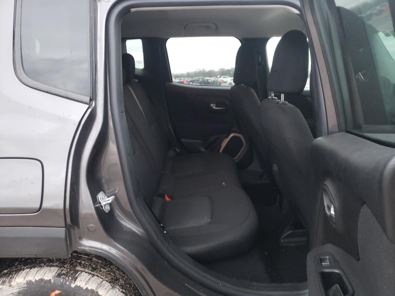 Photo 6 from auction – 2017 JEEP RENEGADE S with VIN ZACCJBAB3HPG56236