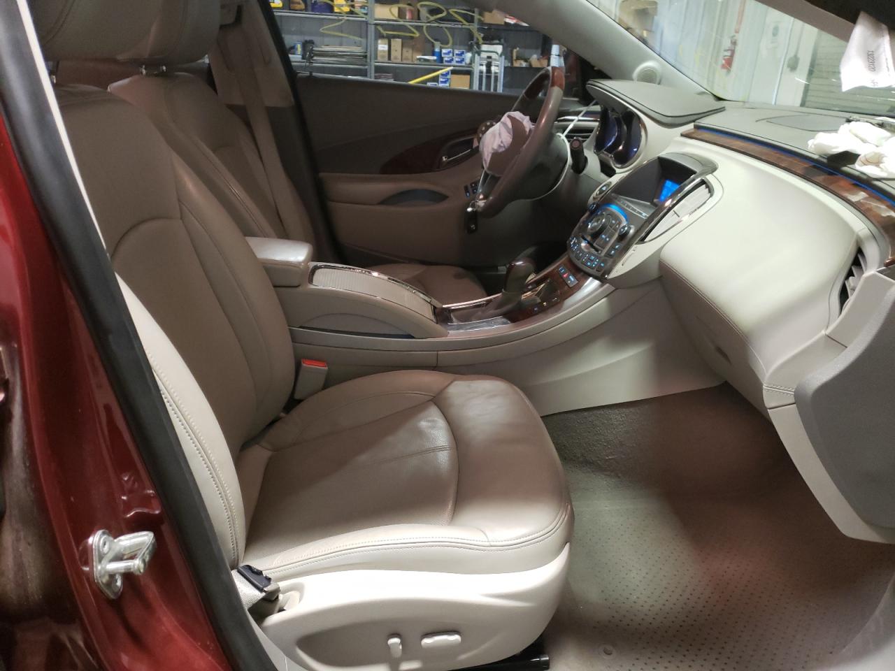 Photo 5 from auction – 2010 BUICK LACROSSE C with VIN 1G4GD5EG8AF305911