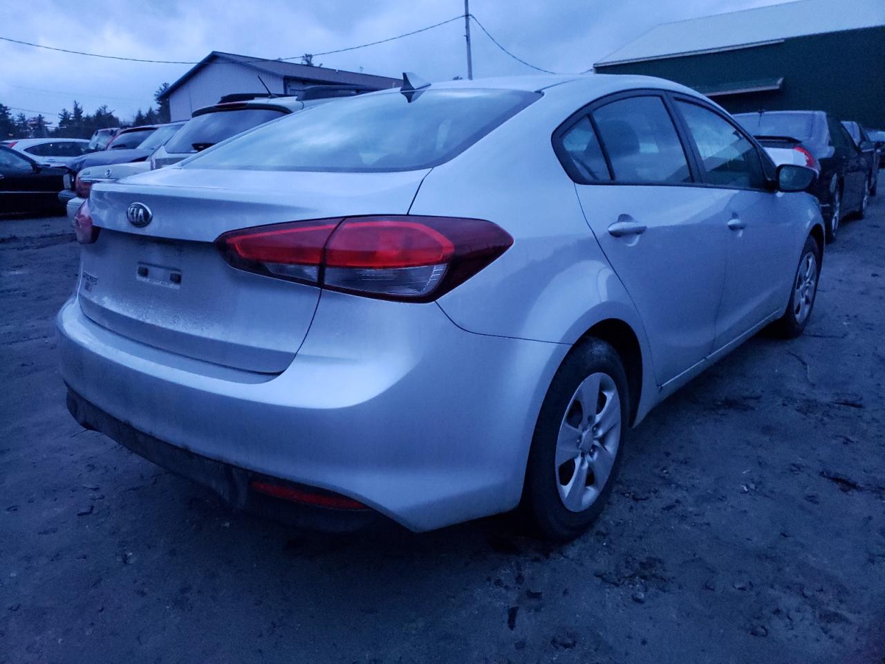 Photo 4 from auction – 2018 KIA FORTE LX with VIN 3KPFK4A73JE227909
