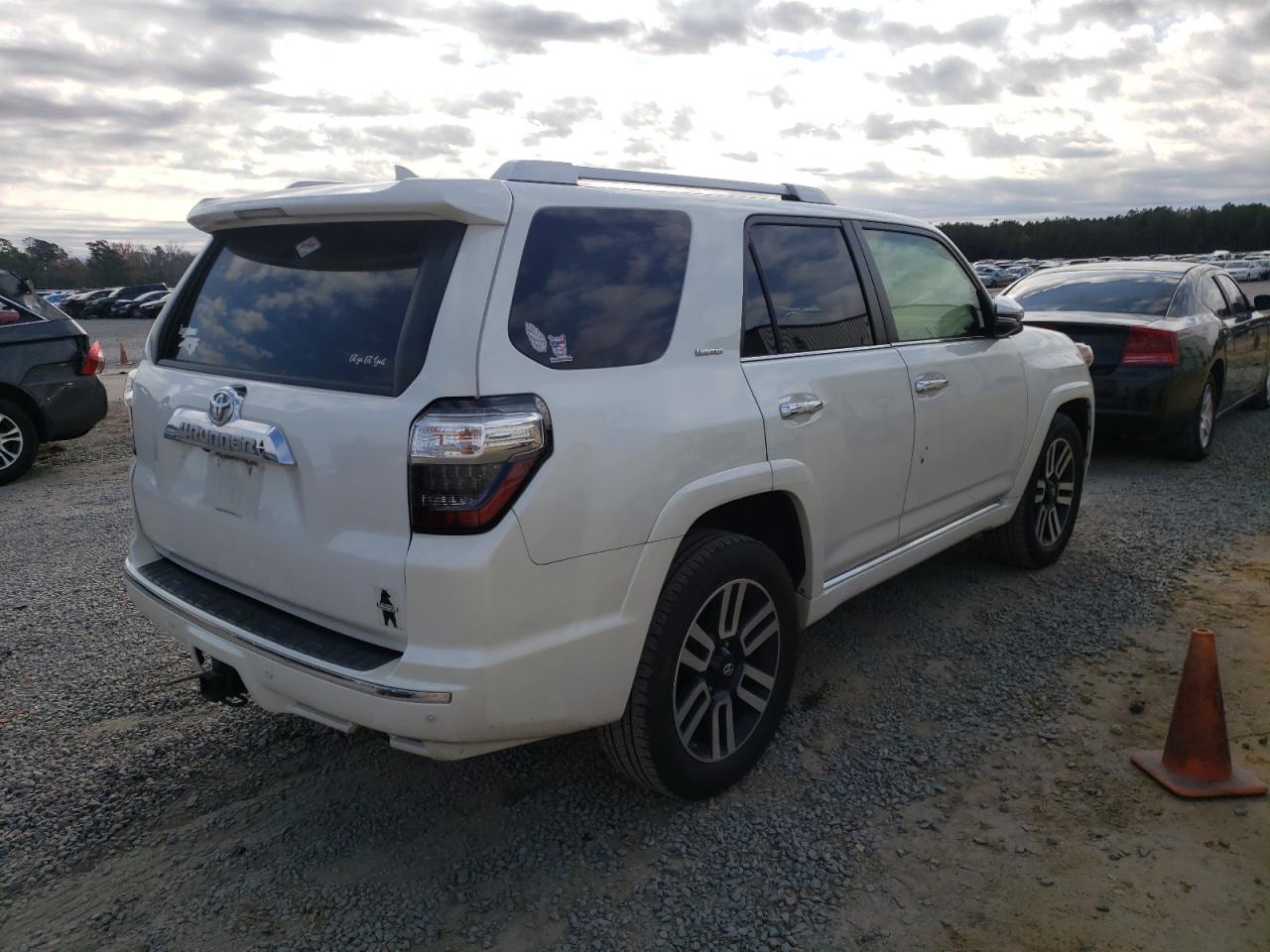 Photo 4 from auction – 2015 TOYOTA 4RUNNER SR with VIN JTEZU5JR8F5105558