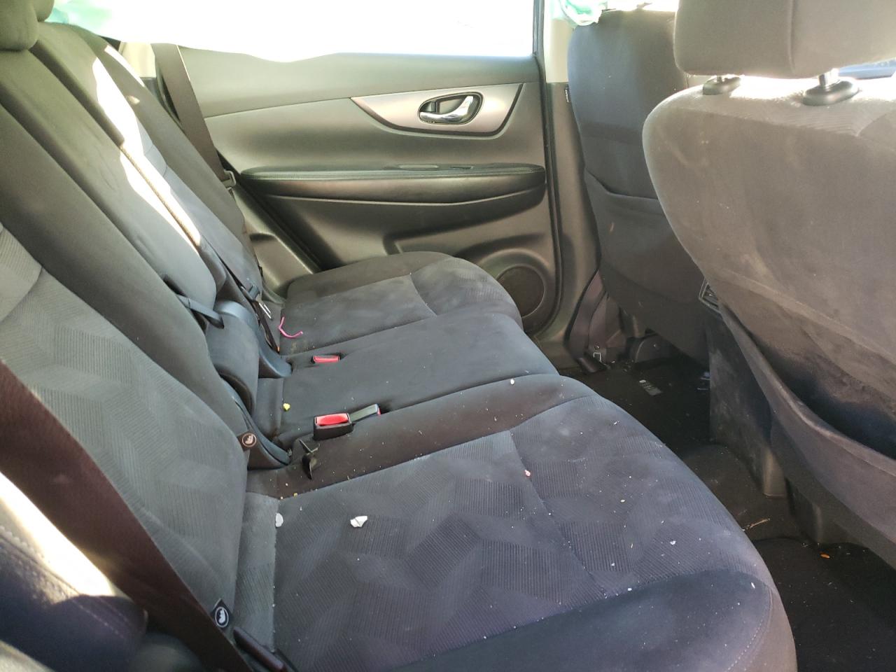 Photo 6 from auction – 2016 NISSAN ROGUE S with VIN KNMAT2MV9GP614477