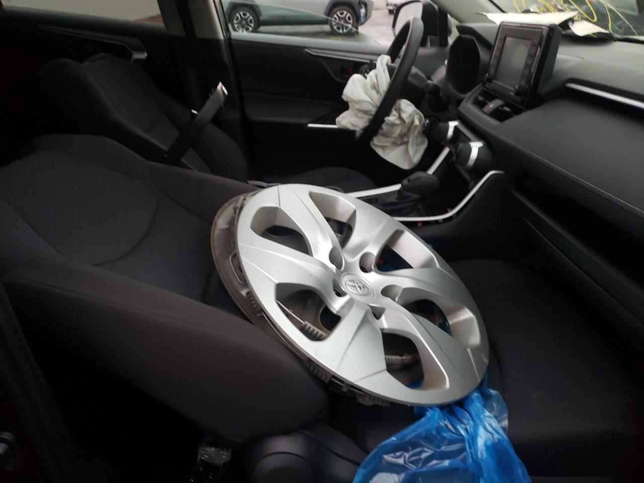 Photo 5 from auction – 2021 TOYOTA RAV4 LE with VIN 2T3G1RFV7MC188456
