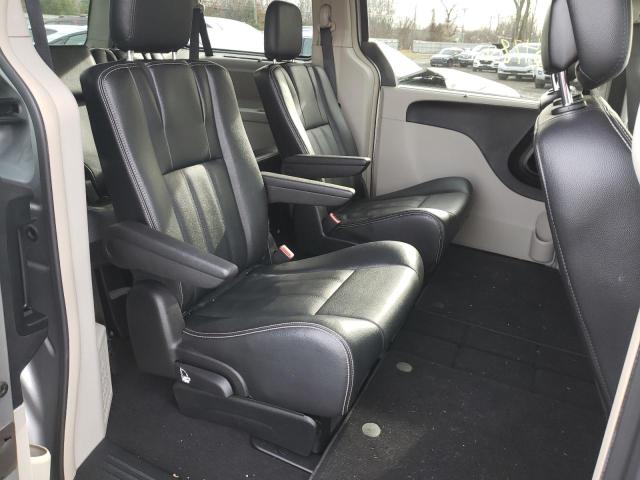 Photo 6 from auction – 2014 CHRYSLER TOWN & COU with VIN 2C4RC1BG9ER468336