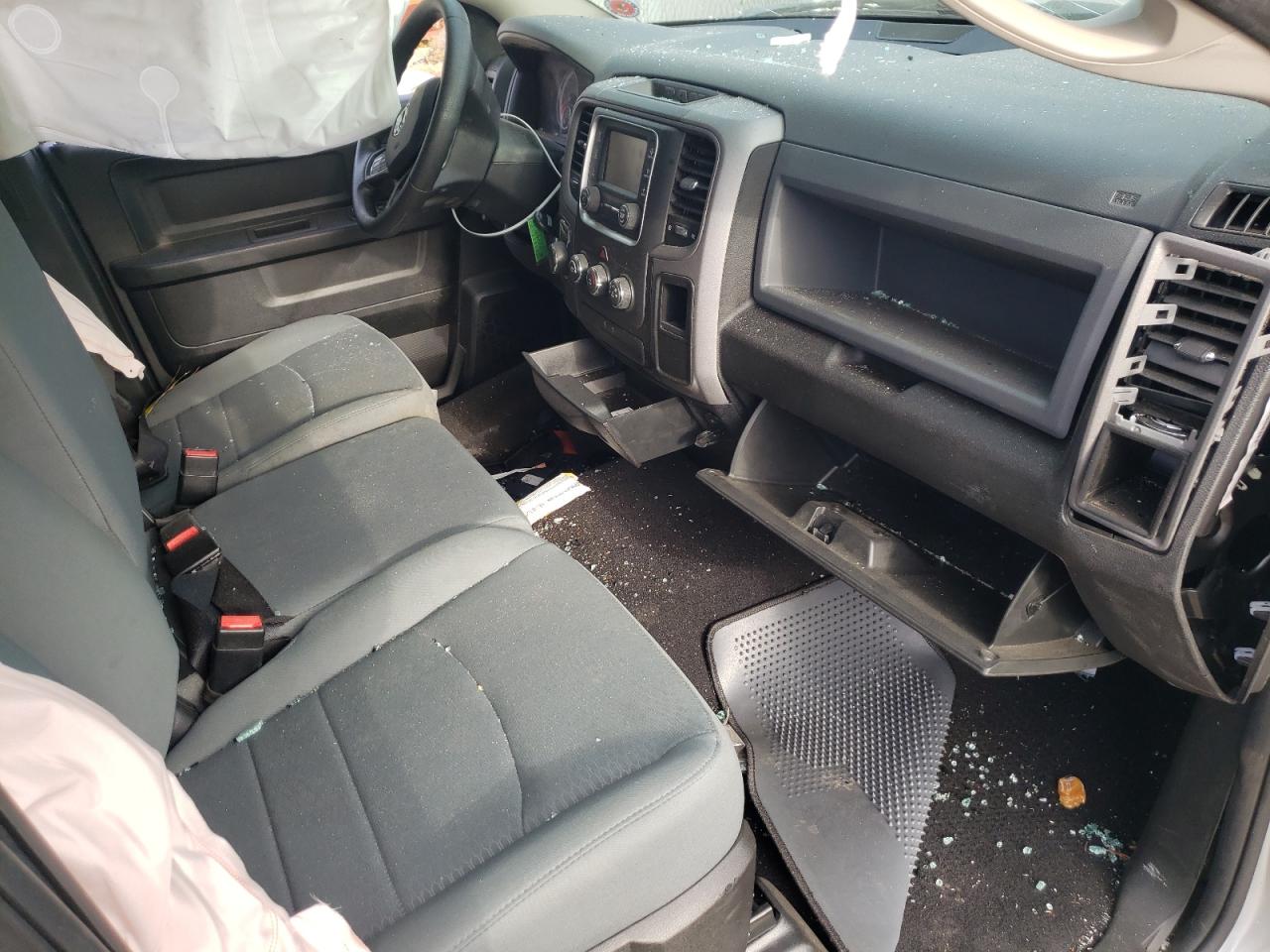 Photo 5 from auction – 2017 RAM 1500 ST with VIN 1C6RR6FT9HS865445