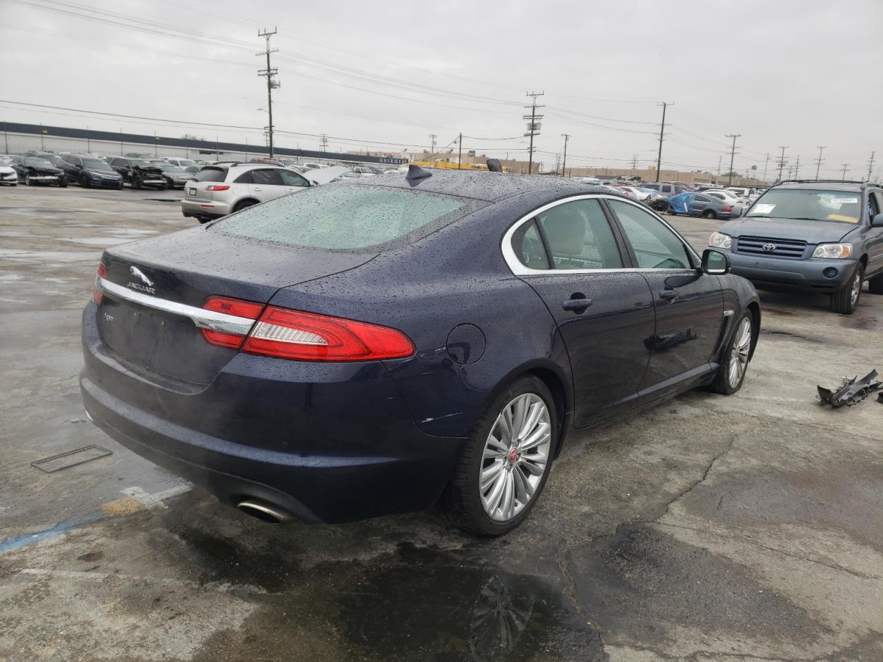 Photo 4 from auction – 2015 JAGUAR XF with VIN SAJWA0FS1FPU56770