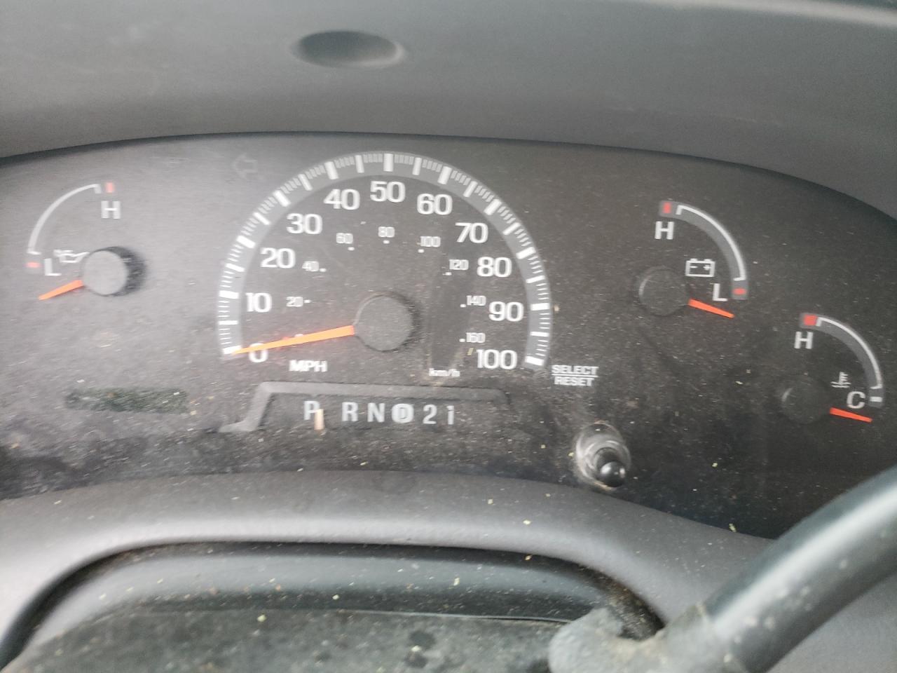 Photo 8 from auction – 2000 FORD F150 with VIN 1FTRX17W6YNA21081