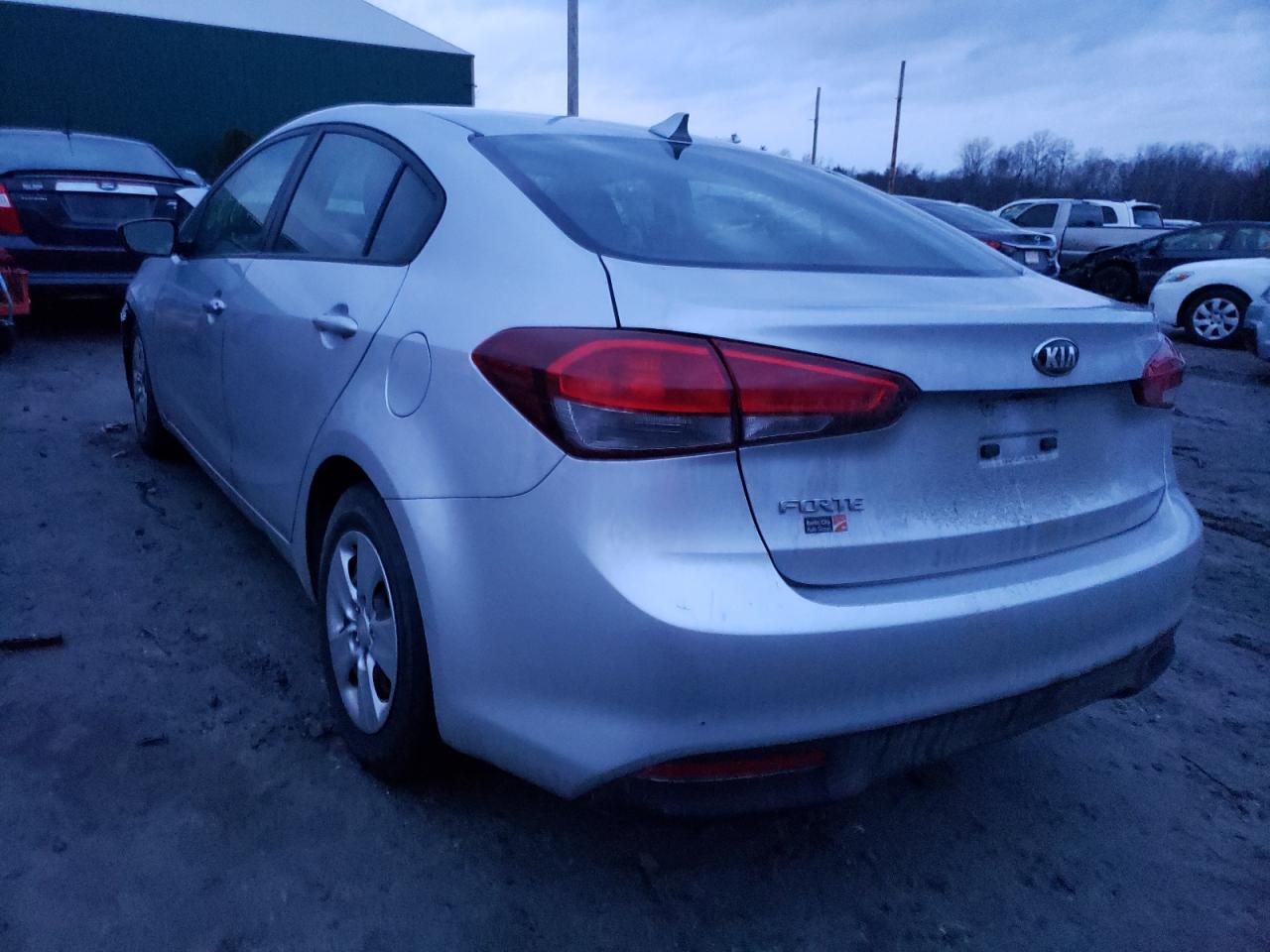Photo 3 from auction – 2018 KIA FORTE LX with VIN 3KPFK4A73JE227909