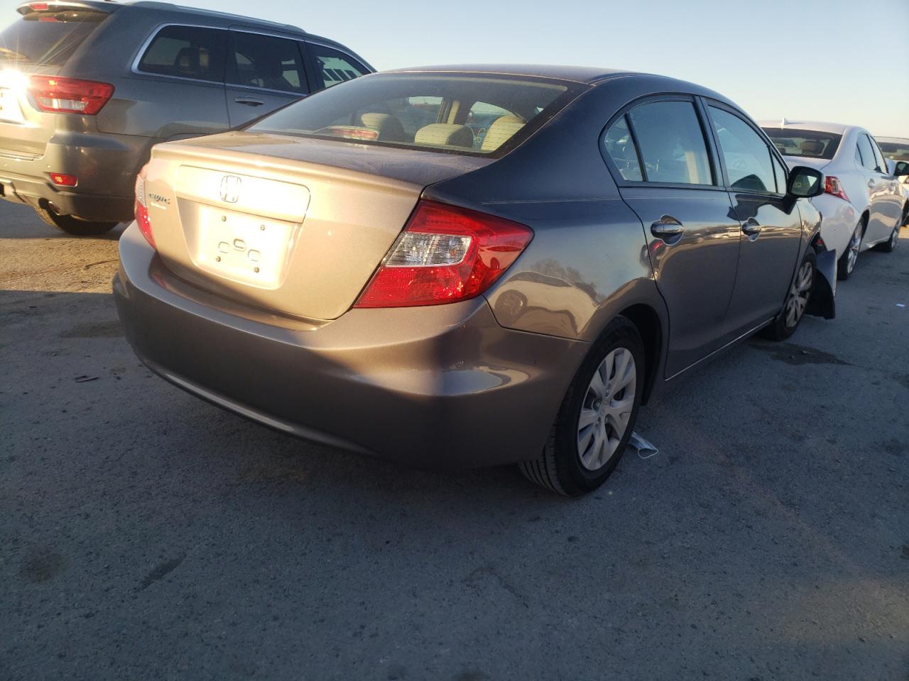 Photo 4 from auction – 2012 HONDA CIVIC LX with VIN 2HGFB2F57CH514710