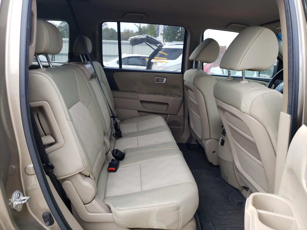 Photo 6 from auction – 2011 HONDA PILOT LX with VIN 5FNYF3H22BB044336