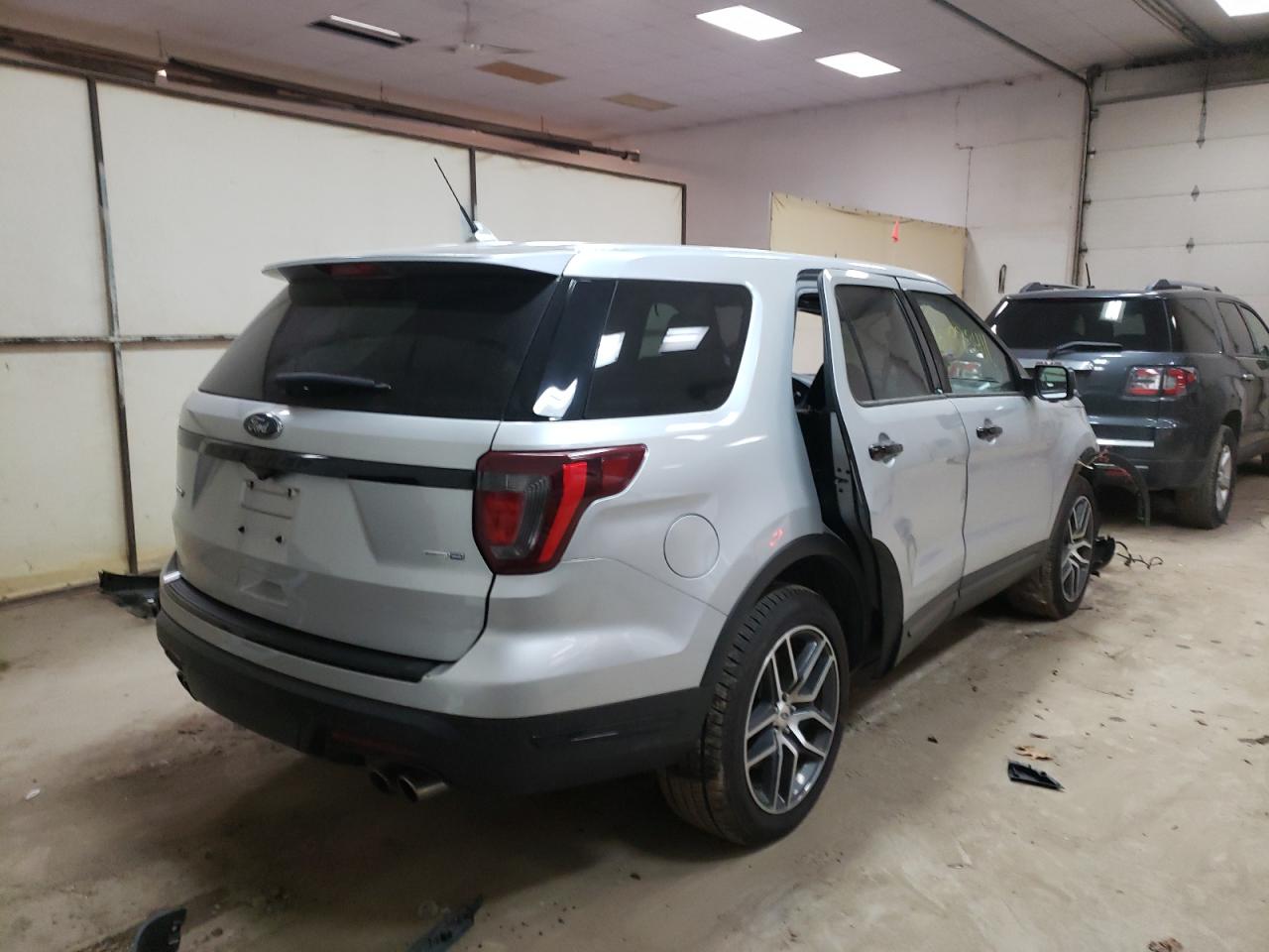 Photo 4 from auction – 2018 FORD EXPLORER S with VIN 1FM5K8GT5JGC16154