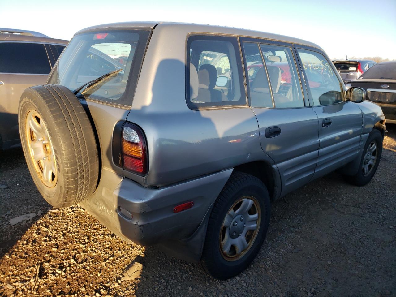 Photo 4 from auction – 2000 TOYOTA RAV4 with VIN JT3HP10V2Y0242322