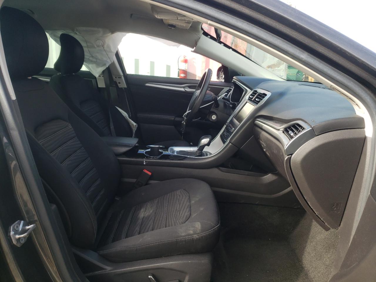 Photo 5 from auction – 2016 FORD FUSION SE with VIN 3FA6P0H77GR376847