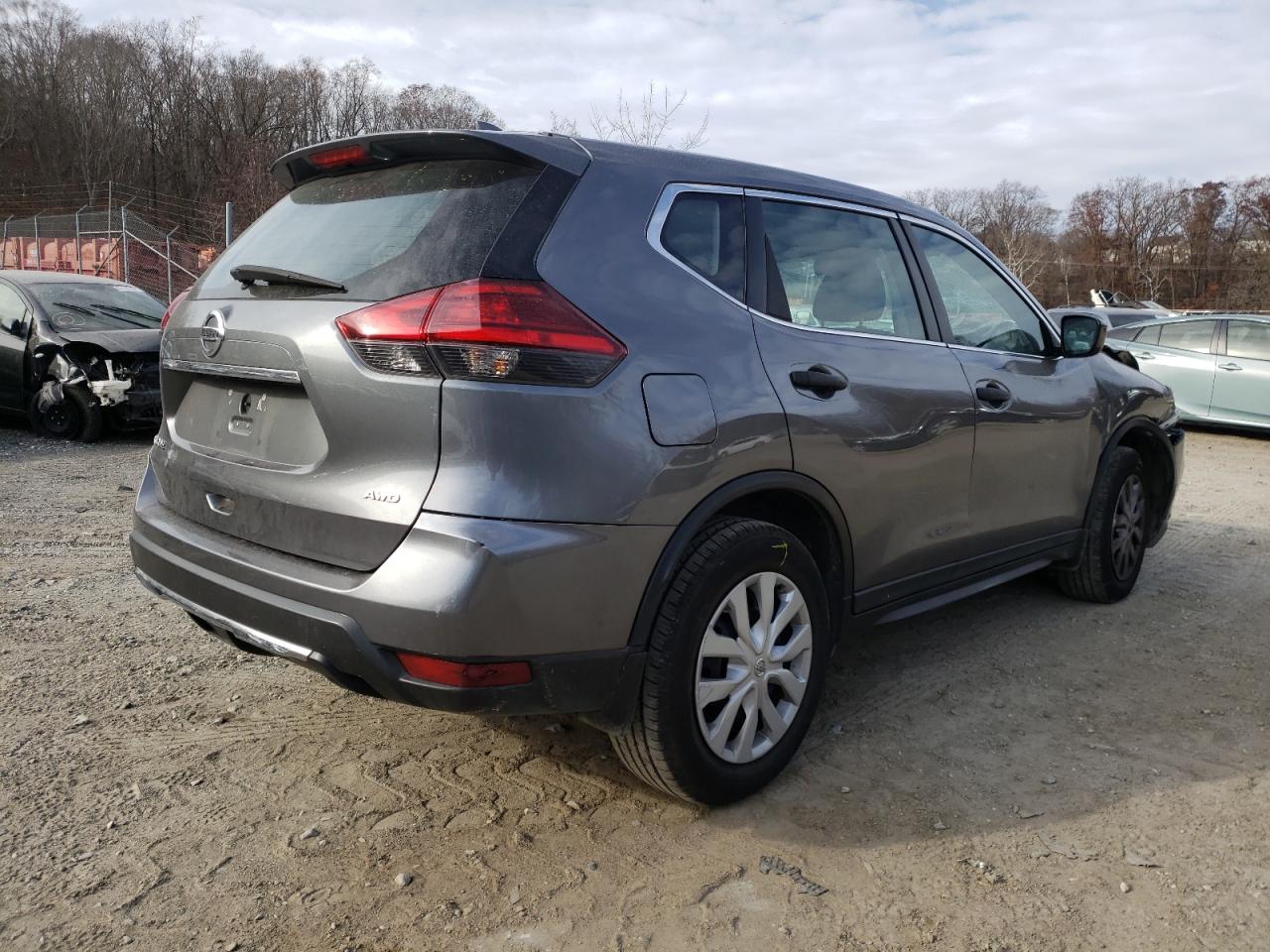 Photo 4 from auction – 2017 NISSAN ROGUE SV with VIN 5N1AT2MV2HC849209