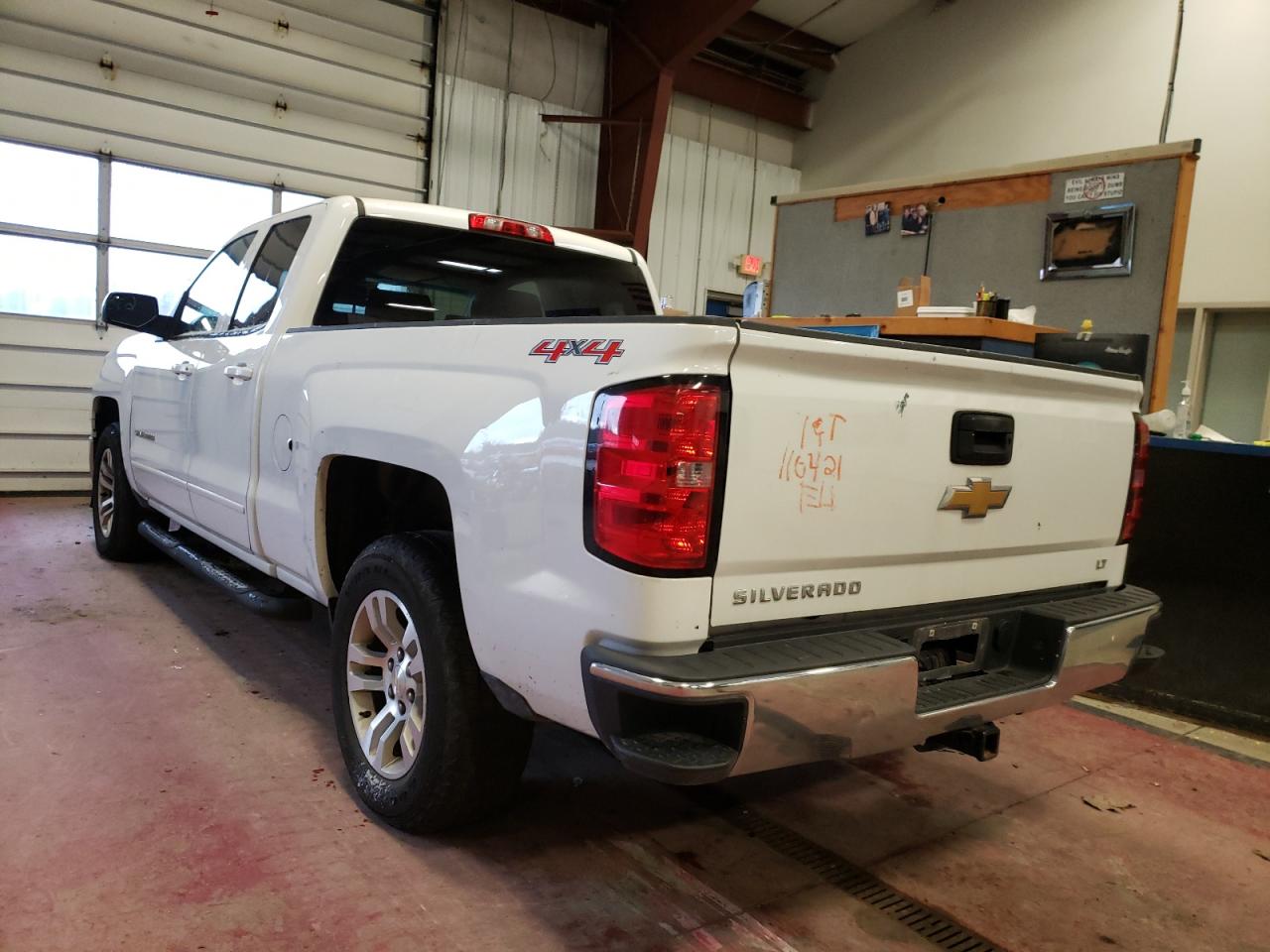 Photo 3 from auction – 2015 CHEVROLET SILVERADO with VIN 1GCVKREC0FZ201649