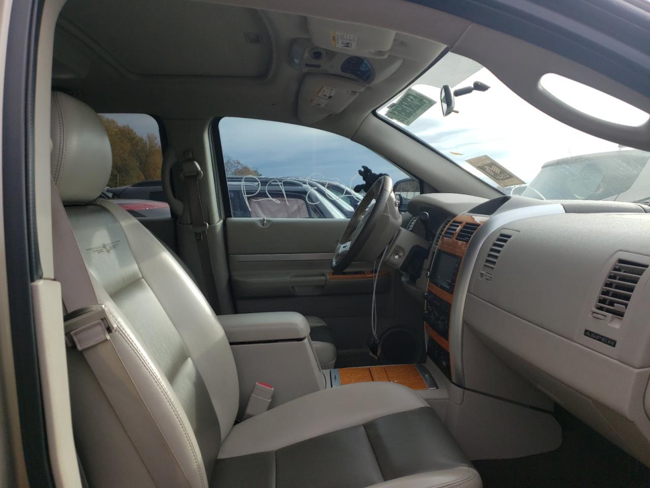 Photo 5 from auction – 2008 CHRYSLER ASPEN LIMI with VIN 1A8HX58228F158195