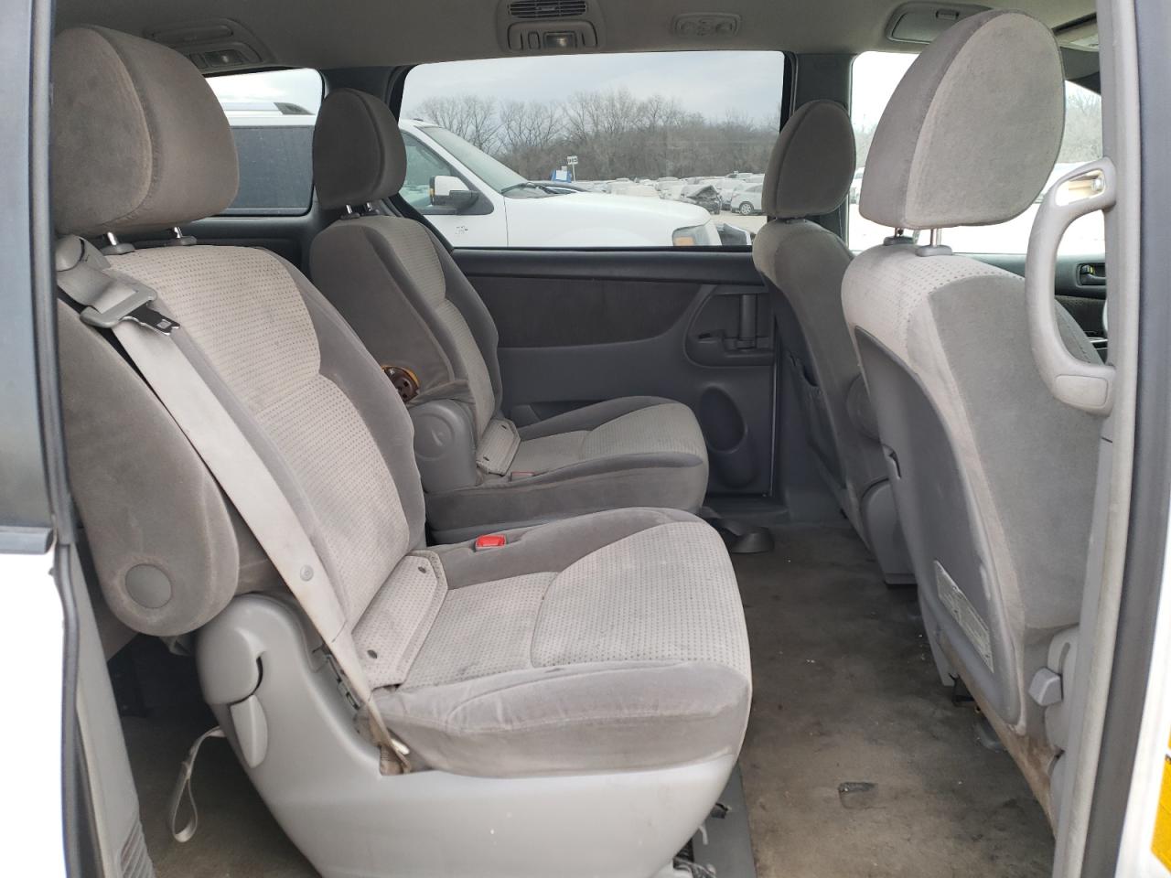 Photo 6 from auction – 2010 TOYOTA SIENNA CE with VIN 5TDKK4CC1AS322760
