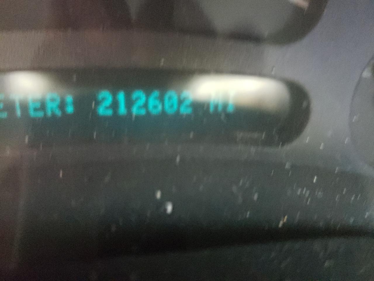 Photo 8 from auction – 2004 CHEVROLET SILVERADO with VIN 2GCEK19T041209140