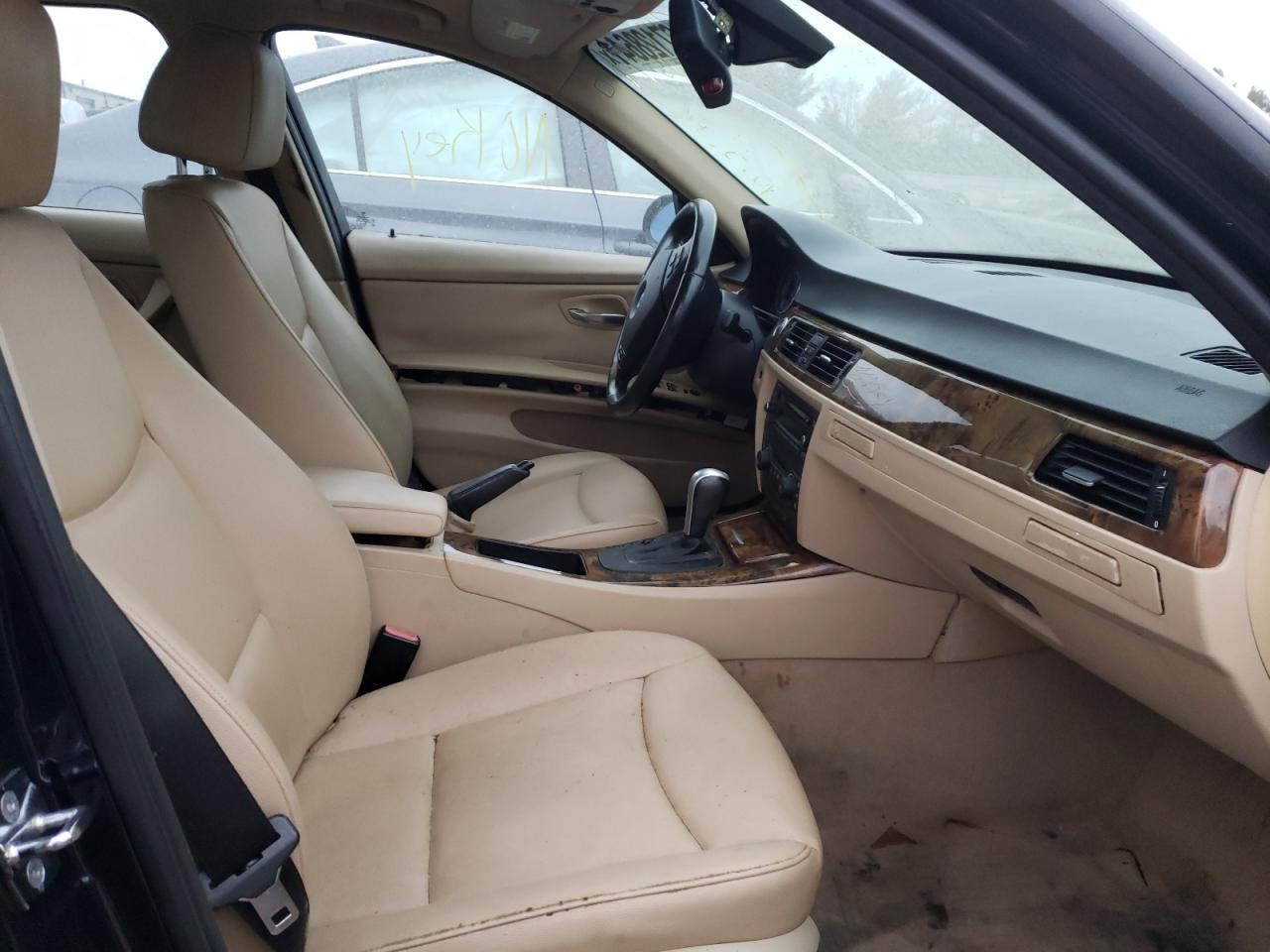 Photo 5 from auction – 2006 BMW 325 XI with VIN WBAVD13506KV10477