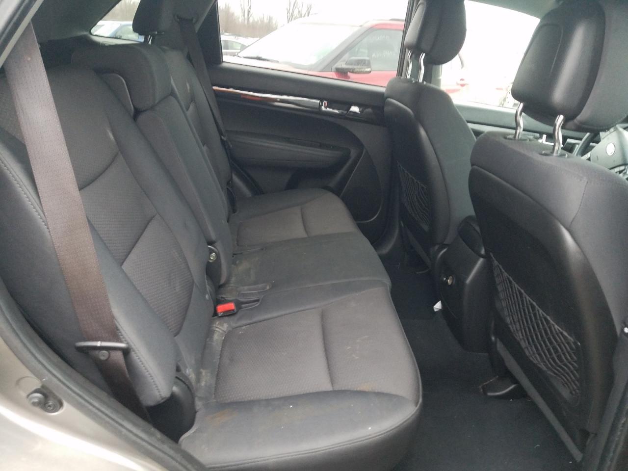 Photo 6 from auction – 2011 KIA SORENTO BA with VIN 5XYKTDA28BG069085