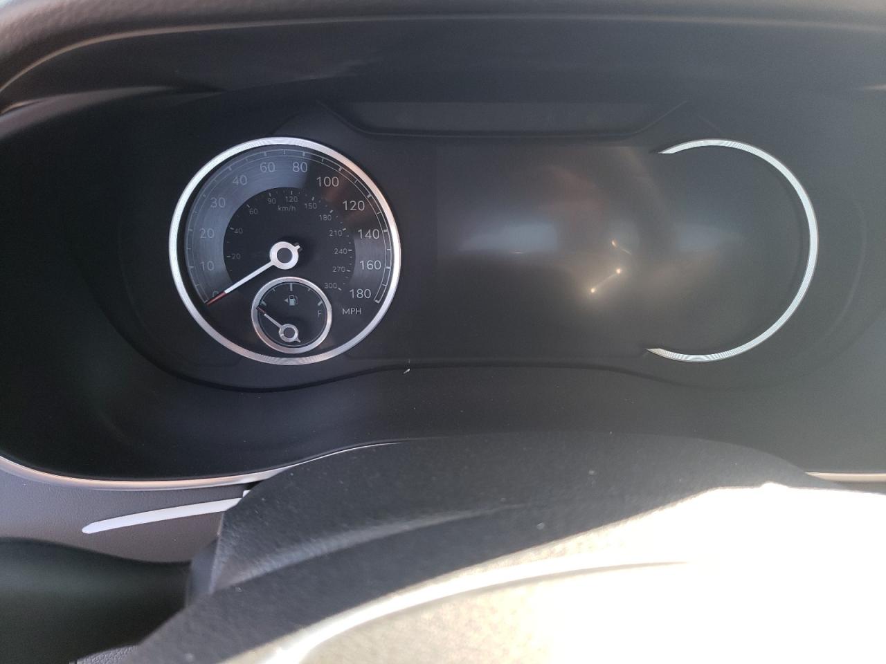 Photo 8 from auction – 2022 GENESIS G70 BASE with VIN KMTG54TE6NU088567